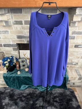Cable & Gauge Scoop Neck Long Sleeve Top